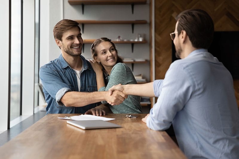 Signature de contrat avec clients pour peinture de revêtements | Prex